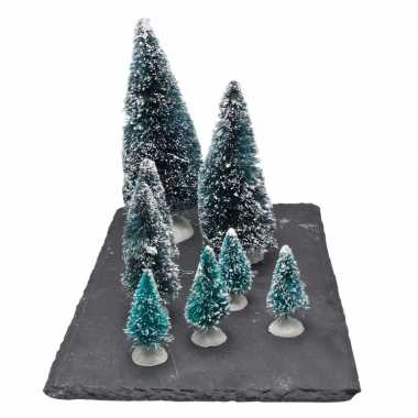 Kerstdorp onderdelen kleine miniatuur set van 8x boompjes